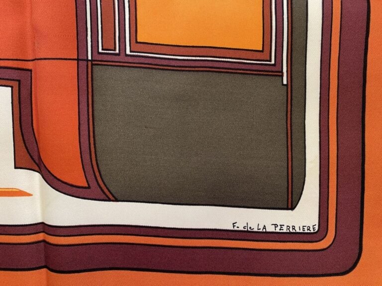 HERMÈS Paris - Carré en twill de soie à décor imprimé titré "Les coupés" - Sign…