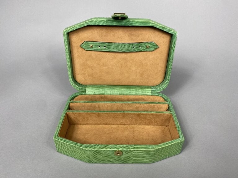 LANCEL - Coffret à bijoux gainé de cuir vert - 5.5 x 20.5 x 14.5 cm