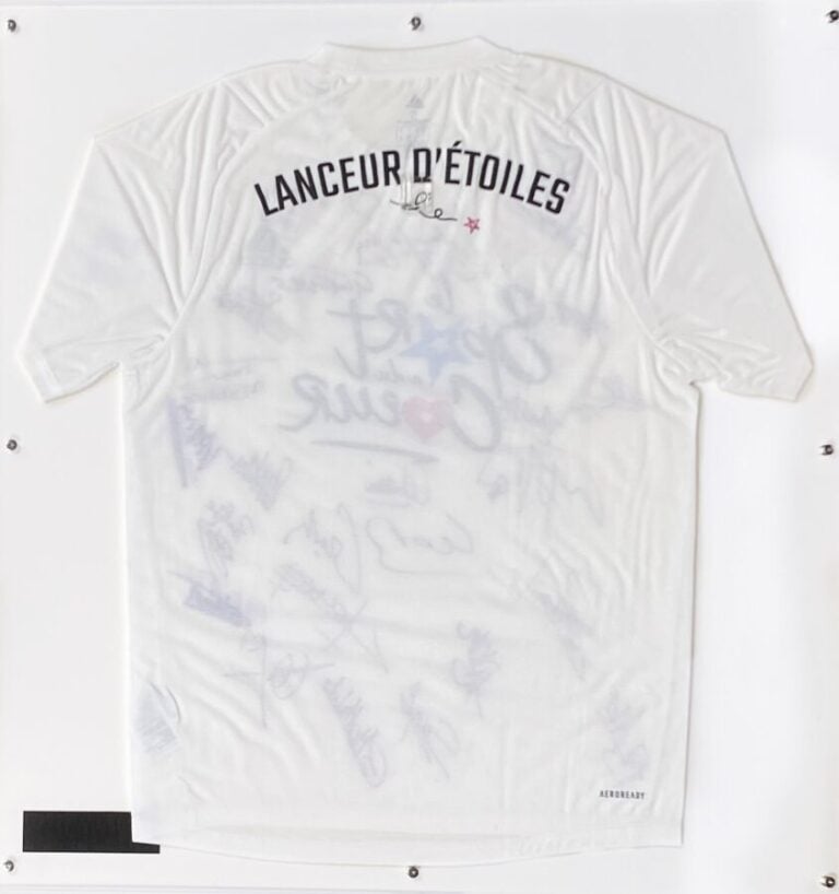 [LE SPORT A DU COEUR] - Teeshirt de l'association le Sport a du Coeur, dédicacé…