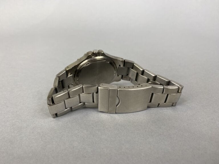 LIP - Montre d'homme à maillons en métal chromé - Dans sa boite