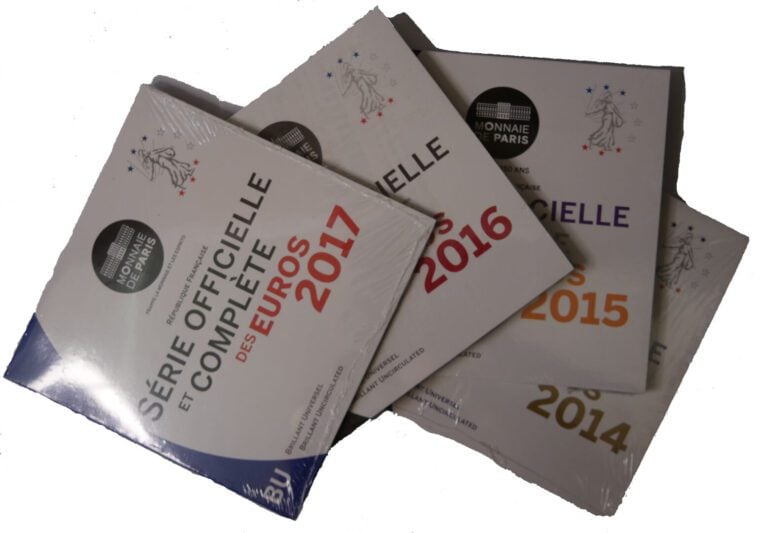 Lot de quatre coffrets en un comprenant les années 2014, 2015, 2016, 2017 - Ces…