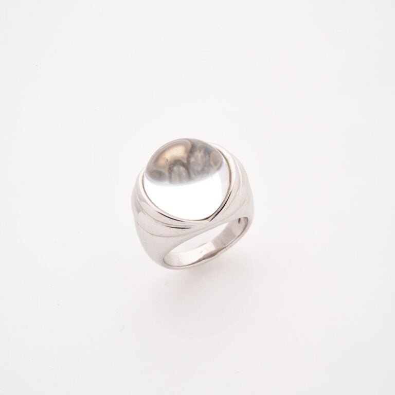 MAUBOUSSIN Paris, collection Transparence - Importante bague en or gris (750) o…