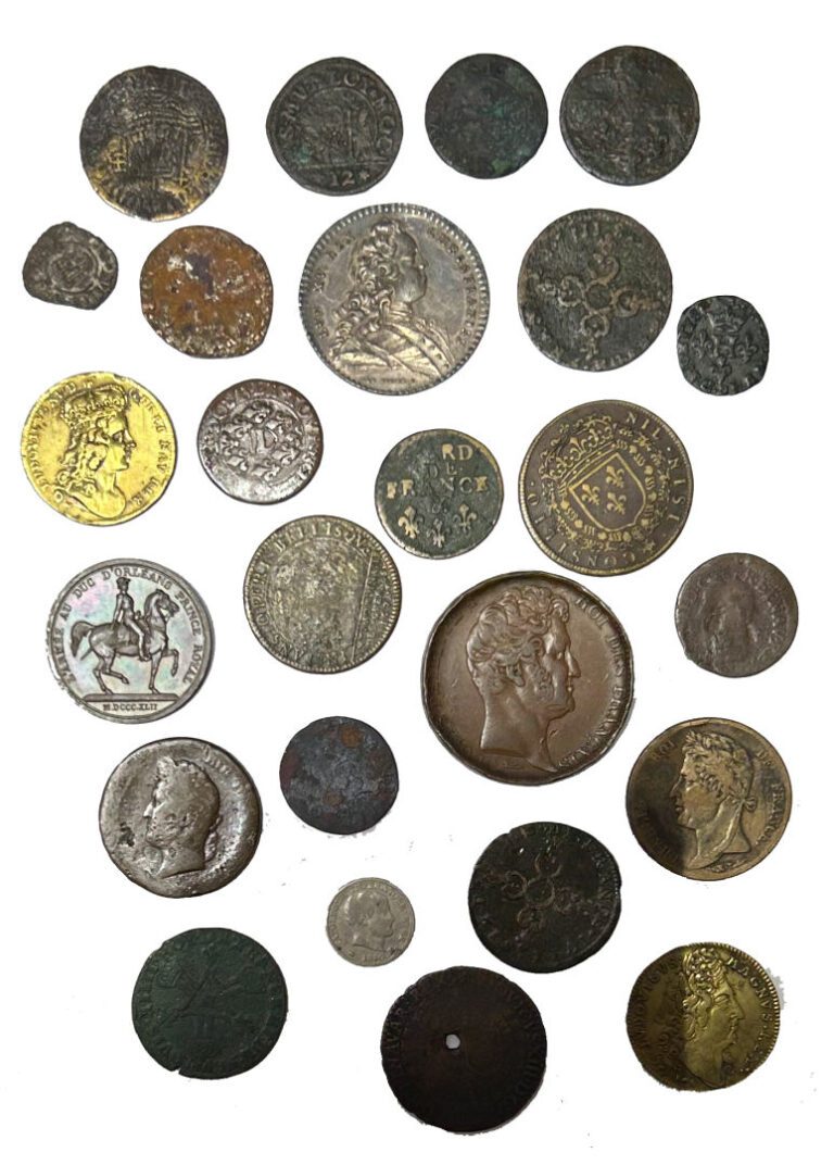 Monde - Divers - Important lot de monnaies et médailles, comprenant notamment d…