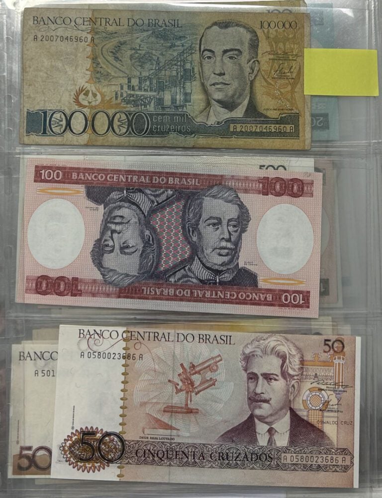 Monde - Divers - Lot de six billets du monde comprenant : - -Un billet de 100 R…