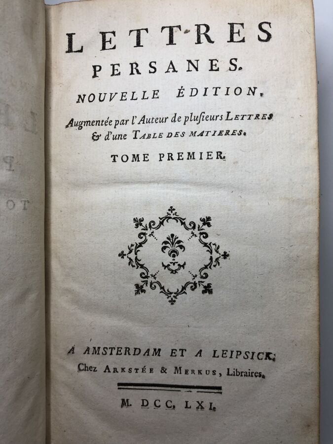 MONTESQUIEU. - Lettres persanes. Edité à Amsterdam chez Arkstée en 1761. De for…