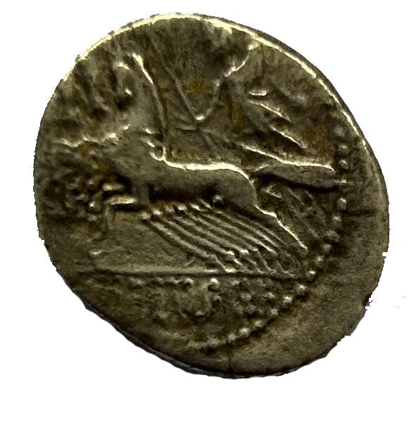 * Rome - Vibia (90 avant J.C) - Denier - A : Tête laurée d'apollon à droite - R…
