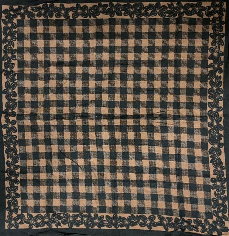 Sonia RYKIEL - Lot de deux foulards en coton à décor imprimé de motifs géométri…