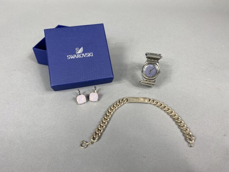 SWATCH - Montre bracelet de dame en acier à bracelet manchette - On joint une p…