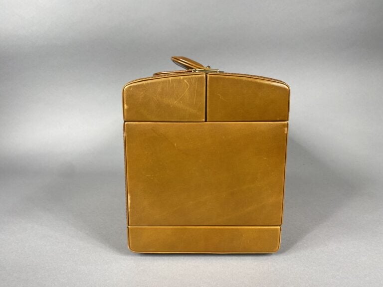 Vanity en cuir fauve