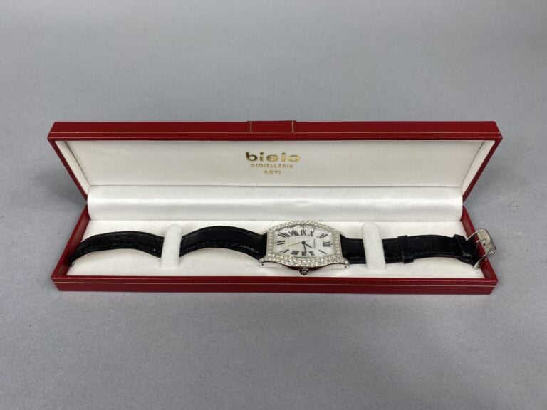 Yves BERTELIN, KOLSTER - Lot de deux montres fantaisie en métal doré acier et s…