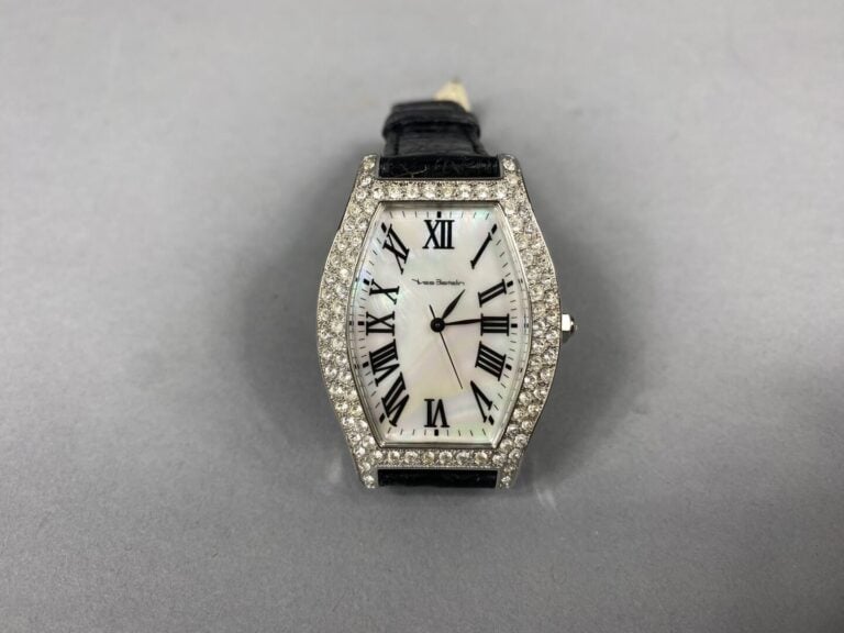 Yves BERTELIN, KOLSTER - Lot de deux montres fantaisie en métal doré acier et s…