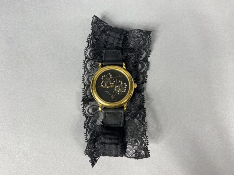Yves BERTELIN, KOLSTER - Lot de deux montres fantaisie en métal doré acier et s…