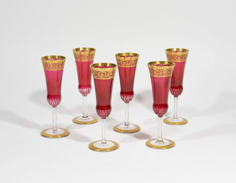 6 flûtes en cristal Saint-Louis modèle Thistle colorées rouge