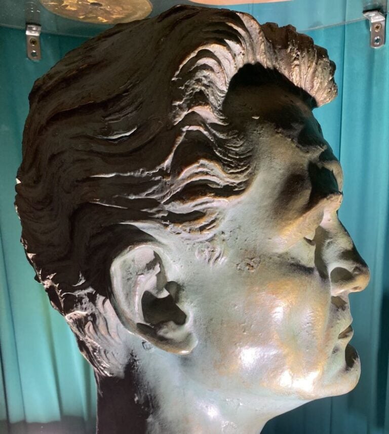 Arno Breker (Elberfeld, 1900 - Düsseldorf 1991) - Buste de Jean Marais - Bronze…