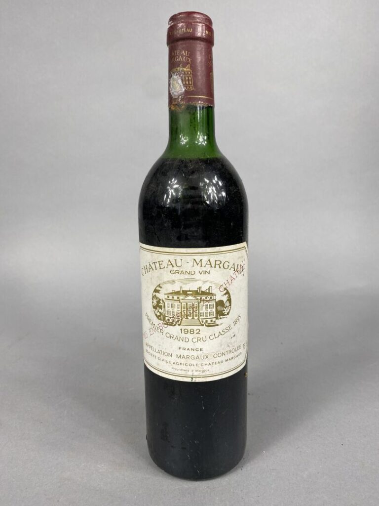 Château Margaux, Grand Cru classé - Une bouteille, 1982 - (tache, niveau bas ép…
