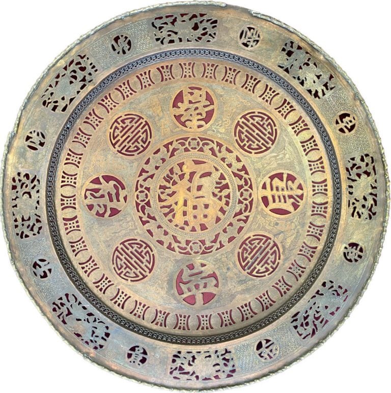 Chine du Sud / Vietnam - Dessus de table à thé en laiton ajouré et ciselé de ca…
