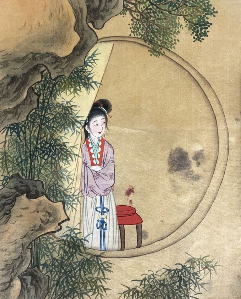 Chine - Ensemble de trois peintures sur soie représentant des jeunes femmes dan…