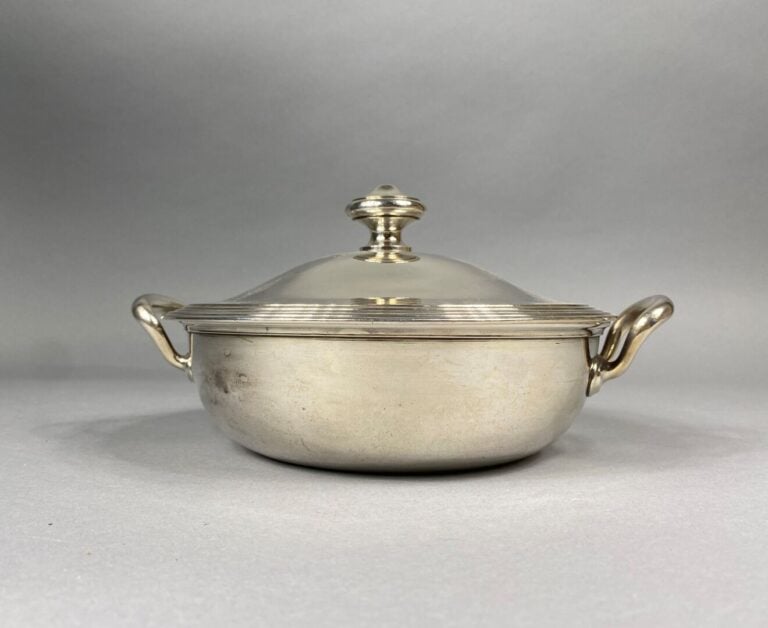CHRISTOFLE - Soupière en métal argenté à décor de filets - H : 12.5 cm - Diam :…
