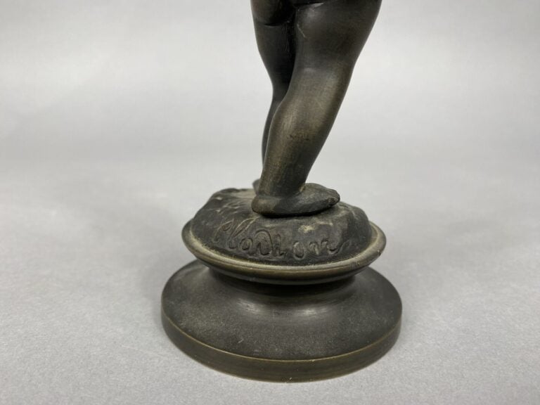 CLODION (1738-1814), d'après - Sujet en bronze patiné représentant Bacchus enfa…