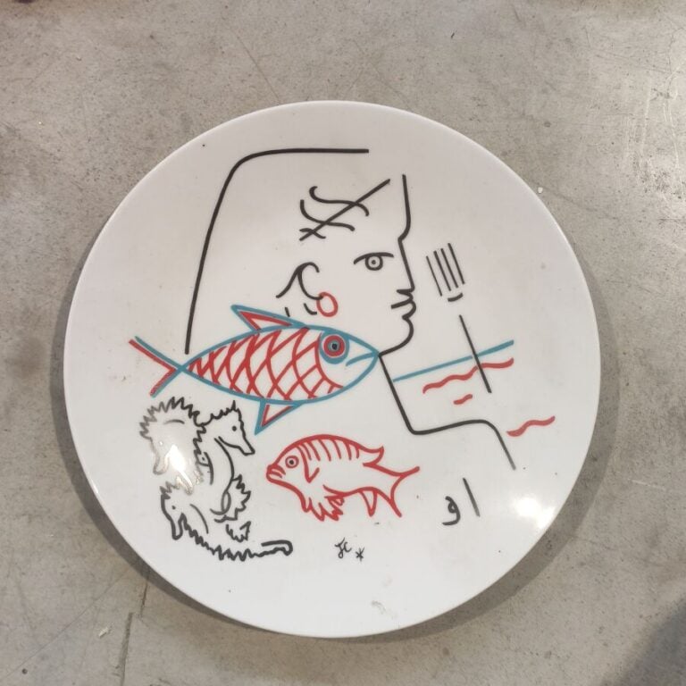 D'après Jean COCTEAU. 6 assiettes en porcelaine à décors différents