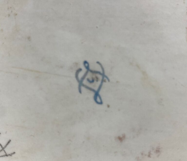 Dans le goût de SEVRES - Suite de quatres flacons en porcelaine à décor floral…