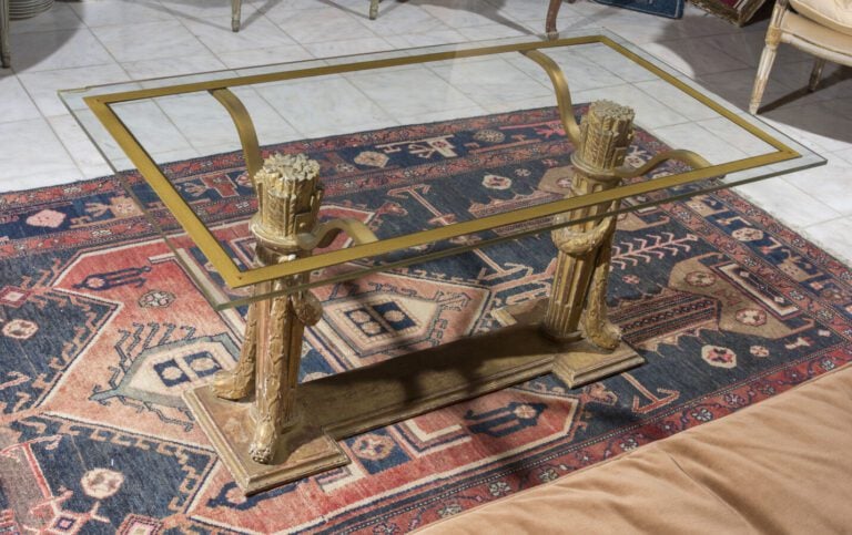 Deux carquois en bois doré XVIIIème formant piétement d'une table basse à plate…
