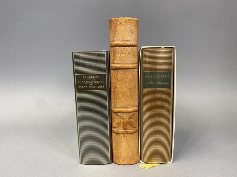 Deux volumes de la Bibliothèque de La Pléiade : - -Eugène IONESCO, Théâtre comp…