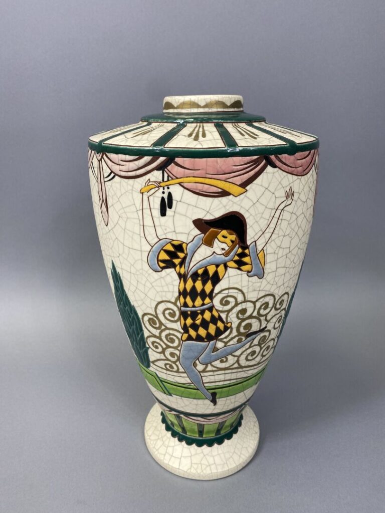 DIAZ (XXe siècle) à ORCHIES - Vase balustre à petit col en faïence émaillée et…
