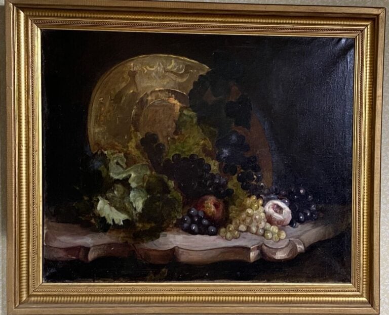 Ecole française de la fin du XIXe siècle. - « Raisins et pêches sur un dessus d…