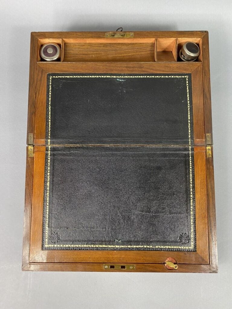 Ecritoire en bois de placage incrusté de laiton - 15 x 35 x 22 cm - (fentes, ra…