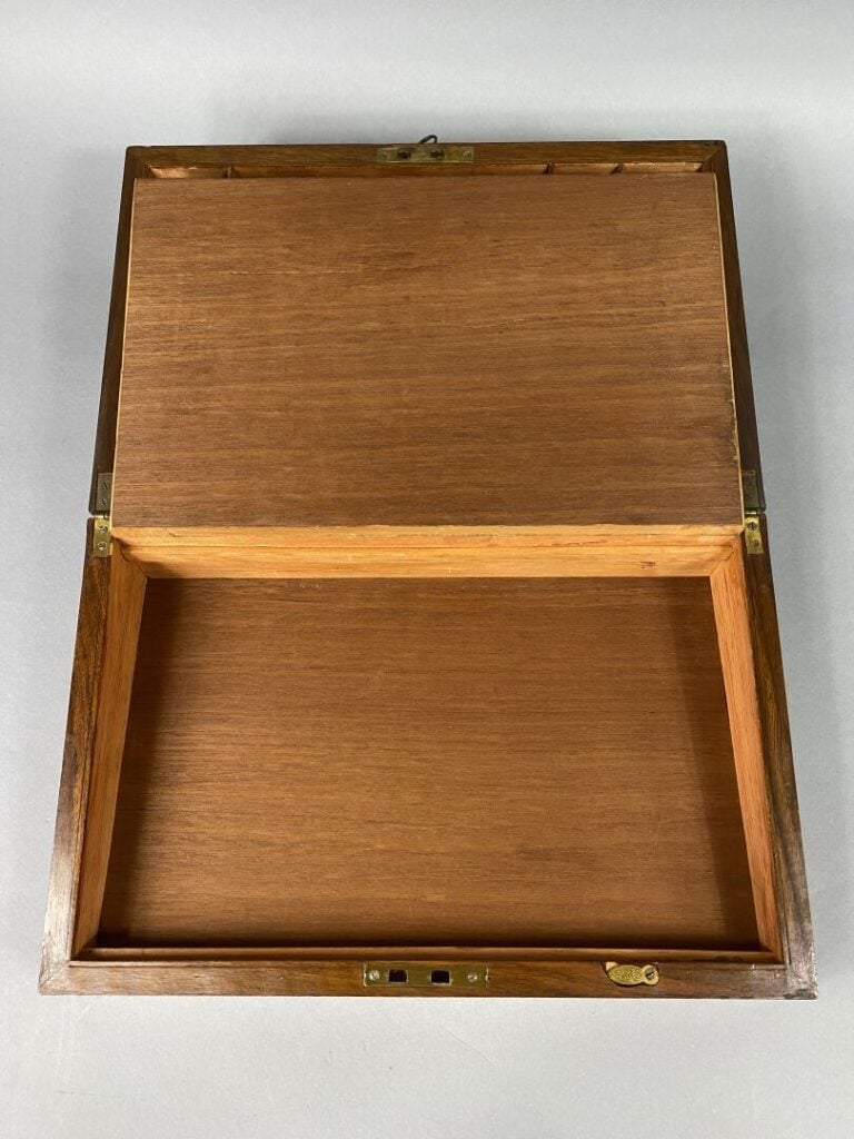 Ecritoire en bois de placage incrusté de laiton - 15 x 35 x 22 cm - (fentes, ra…