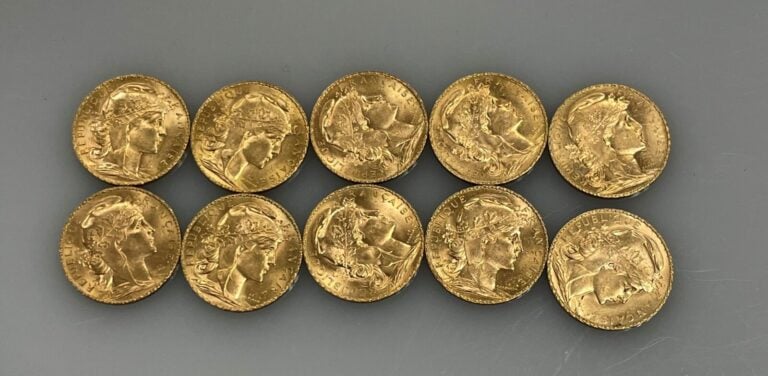 Ensemble comprenant 10 pièces de 20 francs or (900‰) de type "Marianne-Coq" - 1…