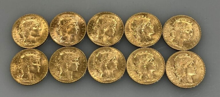 Ensemble comprenant 10 pièces de 20 francs or (900‰) de type "Marianne-Coq" - 1…