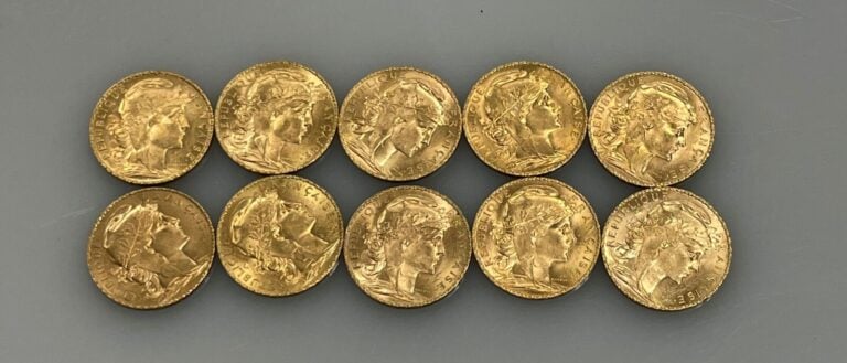 Ensemble comprenant 10 pièces de 20 francs or (900‰) de type "Marianne-Coq" - 1…