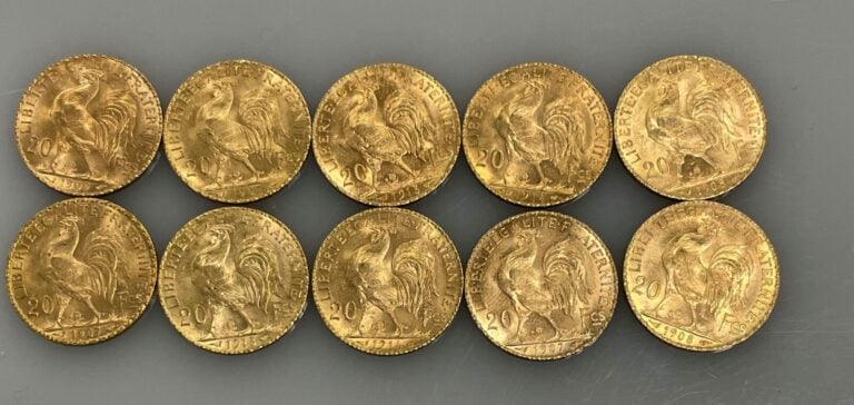 Ensemble comprenant 10 pièces de 20 francs or (900‰) de type "Marianne-Coq" - -…