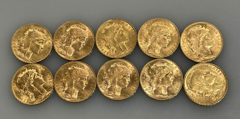 Ensemble comprenant 10 pièces de 20 francs or (900‰) de type "Marianne-Coq" - -…