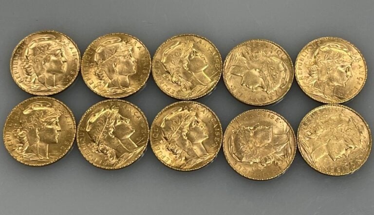 Ensemble comprenant 10 pièces de 20 francs or (900‰) de type "Marianne-Coq" - 3…