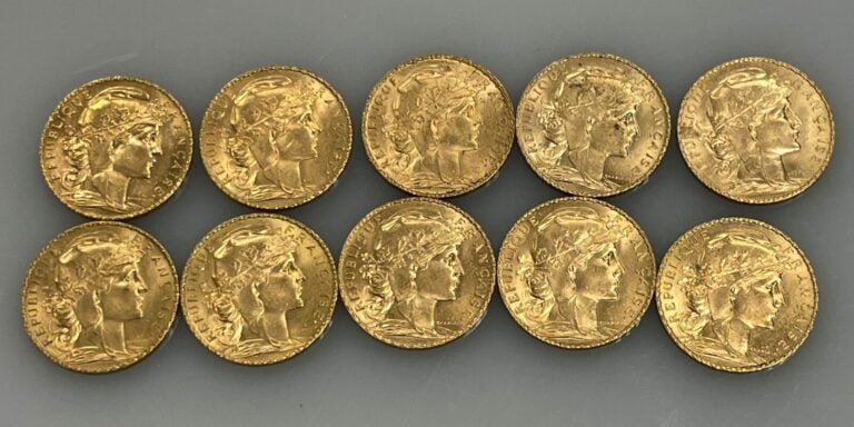 Ensemble comprenant 10 pièces de 20 francs or (900‰) de type "Marianne-Coq" - -…