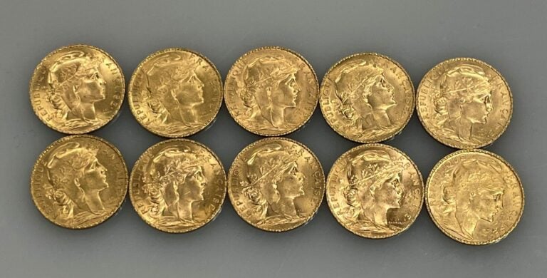 Ensemble comprenant 10 pièces de 20 francs or (900‰) de type "Marianne-Coq" - -…