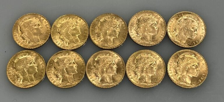 Ensemble comprenant 10 pièces de 20 francs or (900‰) de type "Marianne-Coq" - -…