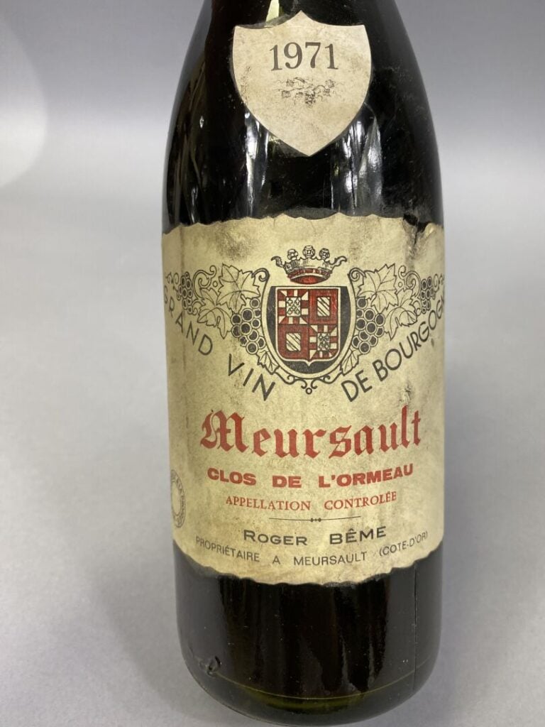 Ensemble de bouteilles divers : - - Château Châlon, une bouteille, 1982 - - Pap…