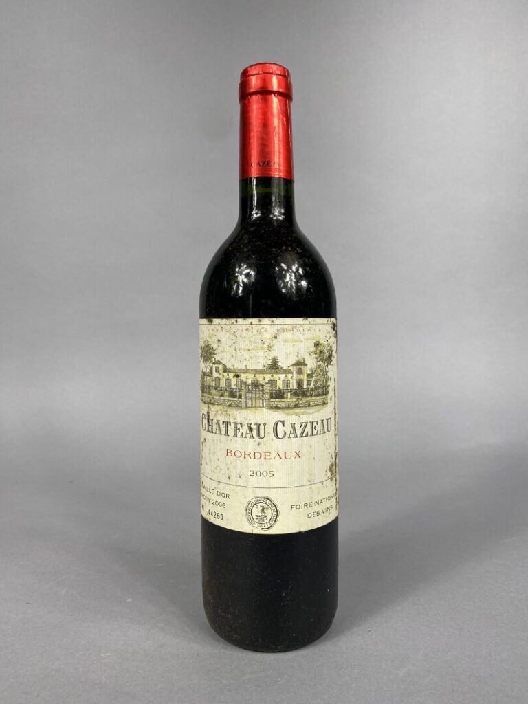 Ensemble de cinq bouteilles comprenant : - - Château Les Renardières, 1999 - -…