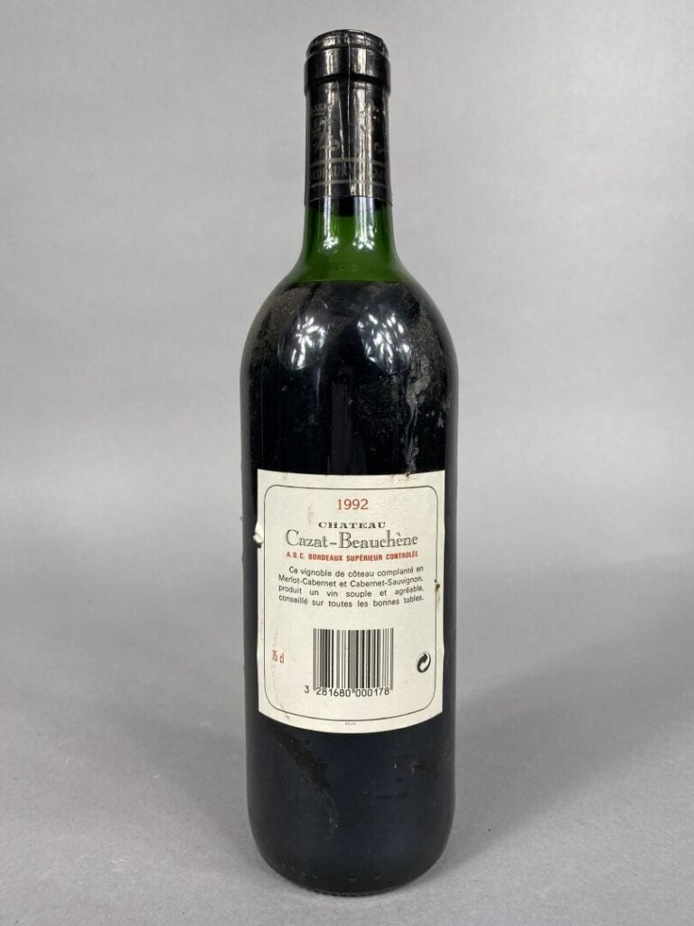Ensemble de cinq bouteilles comprenant : - - Château Les Renardières, 1999 - -…