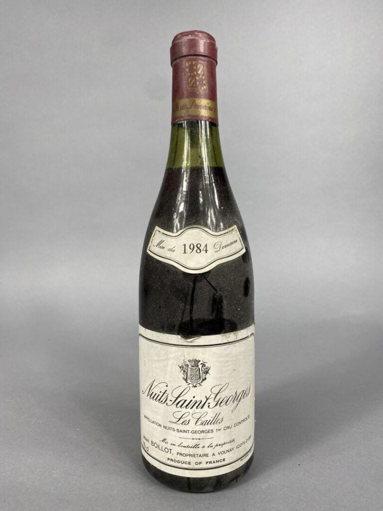 Ensemble de six bouteilles comprenant : - - Nuits Saint Georges, Les cailles, 1…