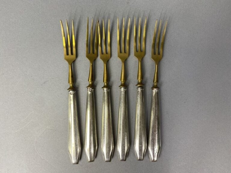 Ensemble de six couteaux et six fouchettes à dessert en argent fourré (925) - P…