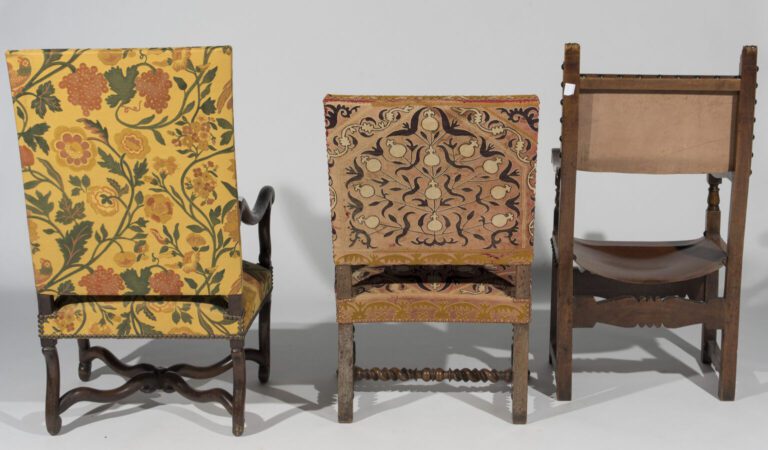 Ensemble de3 fauteuils (92x61x47 cm ; 87x58x43 ; 113x57x49cm ; 1 en bois nature…