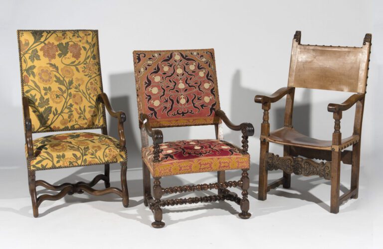 Ensemble de3 fauteuils (92x61x47 cm ; 87x58x43 ; 113x57x49cm ; 1 en bois nature…