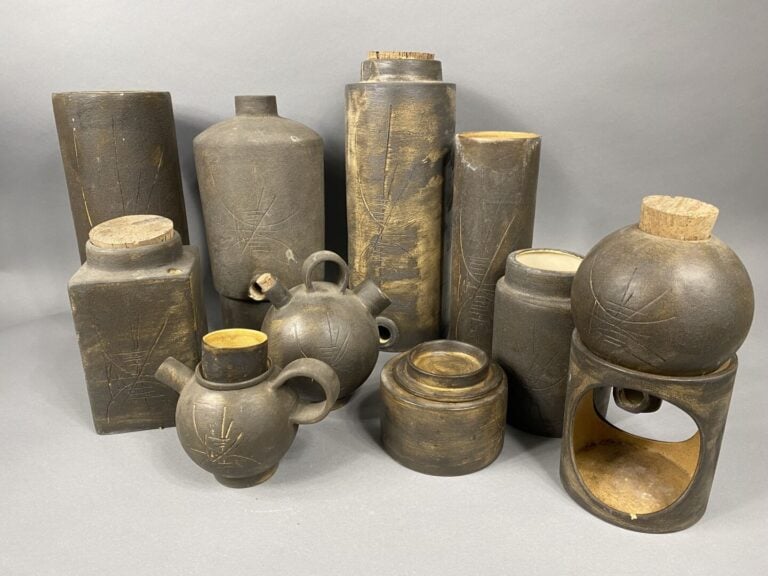 GALERIE DE LA COURTINE - SAINT PAUL DE VENCE - Ensemble de 10 poteries émaillée…