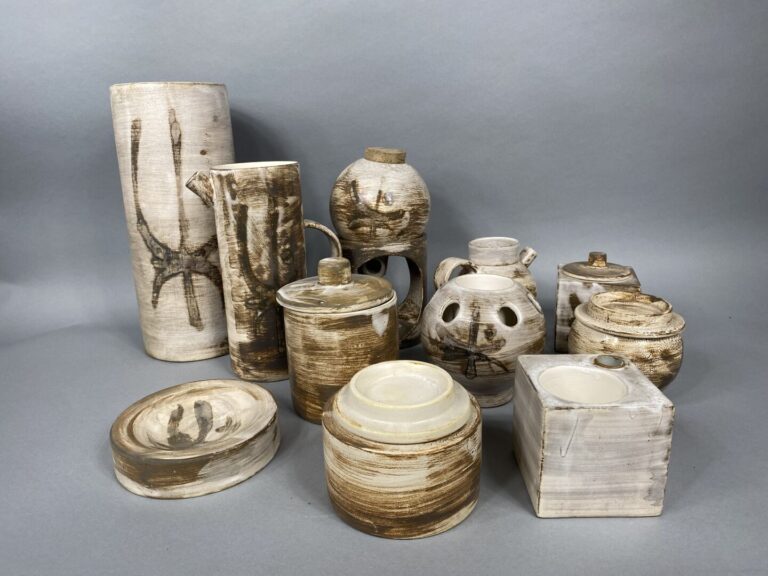 GALERIE DE LA COURTINE - SAINT PAUL DE VENCE - Ensemble de 11 poteries émaillée…