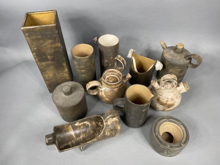 GALERIE DE LA COURTINE - SAINT PAUL DE VENCE - Ensemble de 11 poteries émaillée…